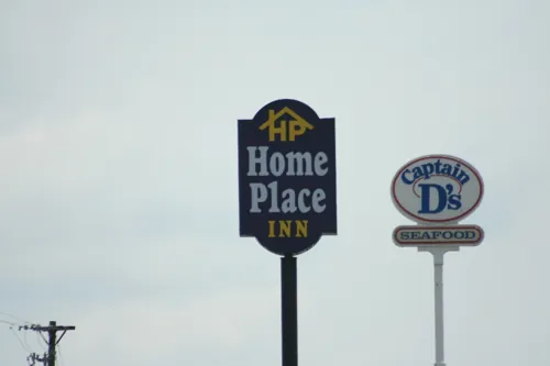 Home Place Inn – Building / Lobby / Hall — photo 1