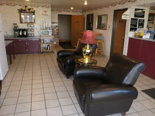 Home Place Inn – Building / Lobby / Hall — photo 9