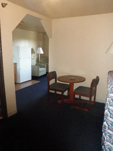 Home Place Inn – Double Kitchenette Suite — photo 10