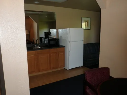 Home Place Inn – Single Kitchenette Suite — photo 2